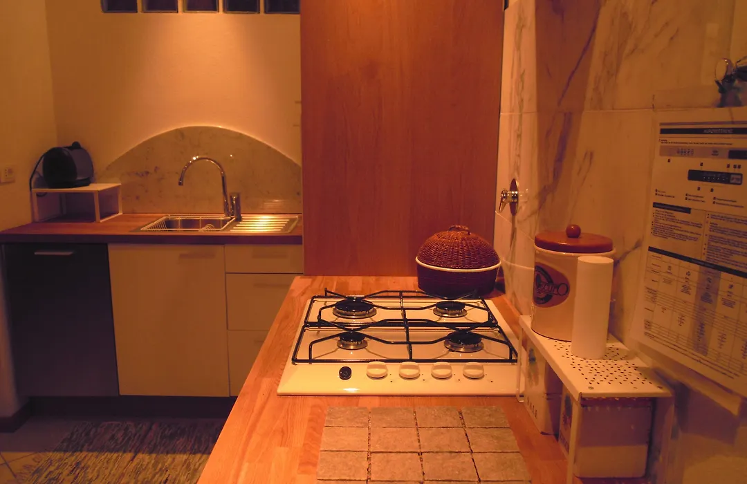 Leonardo'S Rooms-1